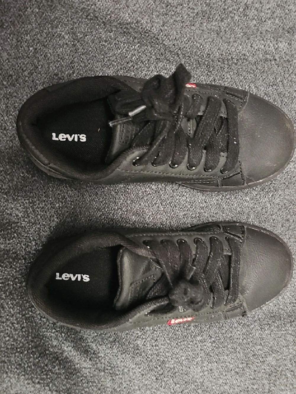 Levi's Men's Black Low-Top Casual Sneakers with Red Tab - Picture 8 of 10